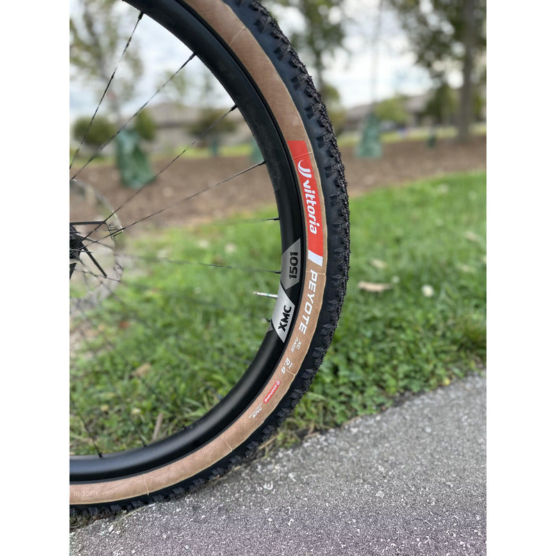 Neumatico 29x2.40 Vittoria Peyote Race Graphene Tlr Skinwall Marrón