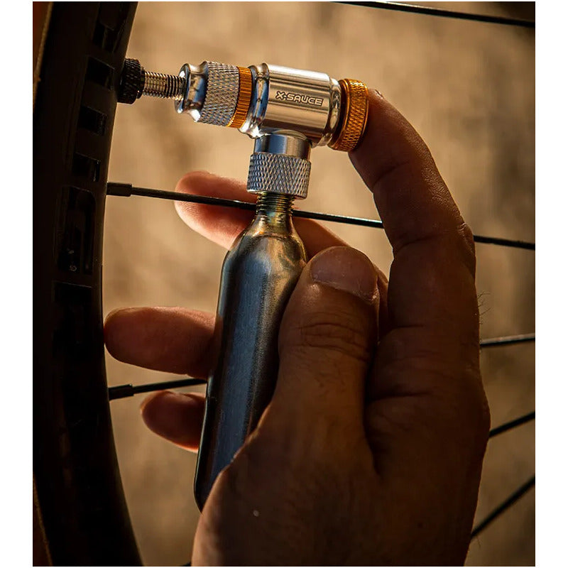 Bombin Inflador Co2 C/ Regulador X-sauce Valvula Auto Presta Plateado