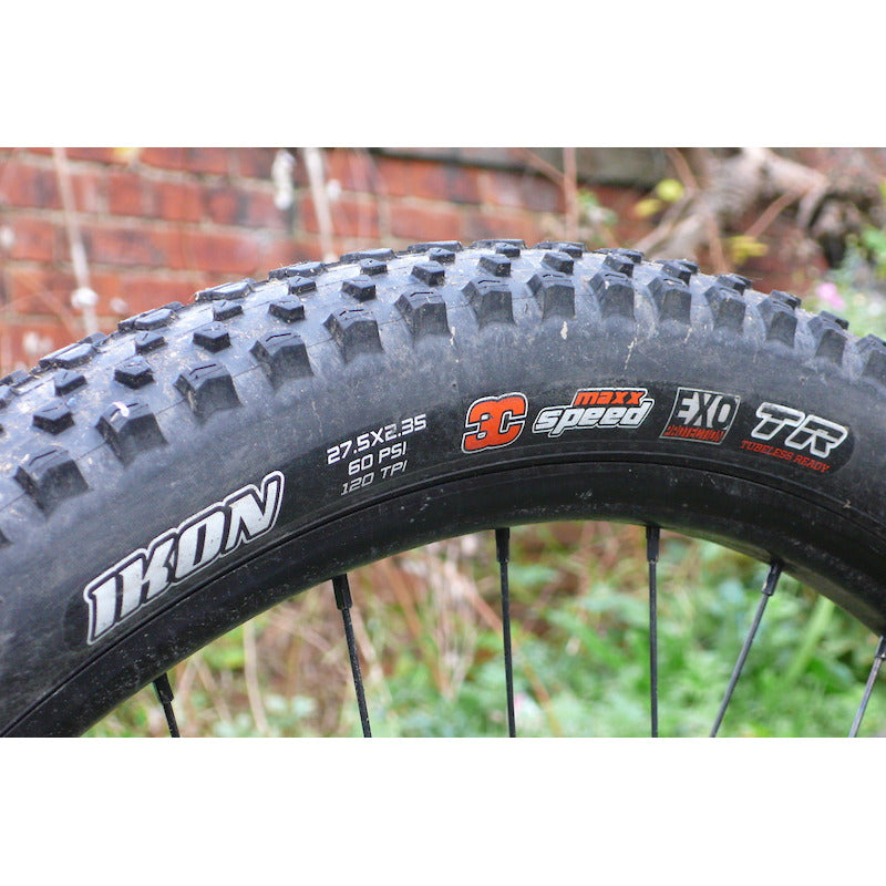 Neumatico 27.5x2.35 Maxxis Ikon 3cs Maxxspeed 120tpi Exo Tr - Negro